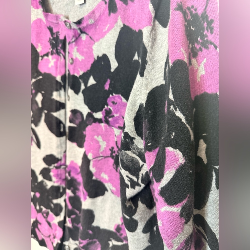Croft & Barrow Floral Cardigan Sweater Women’s 1X Gray Purple Button Front - Picture 4 of 6
